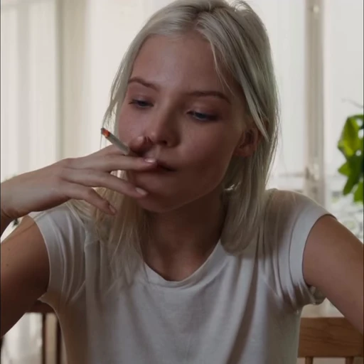 🐚 Стикер «Анна Полиатова» для Telegram