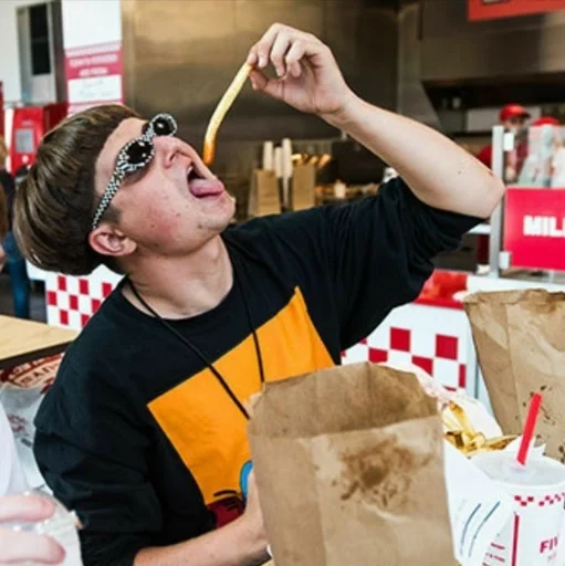 🍟 Стикер «Oliver Tree» для Telegram
