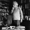 🤔 Эмодзи «Albert Einstein» для Telegram