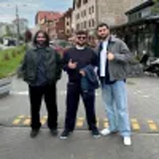 🤩 Эмодзи «Эльбрус Джанмирзоев» для Telegram