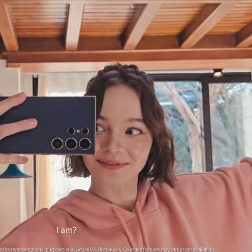 🤩 Стикер «Emma Myers Samsung» для Telegram