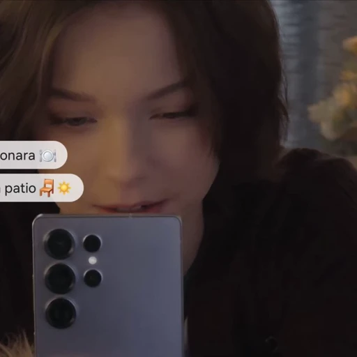 🤩 Стикер «Emma Myers Samsung» для Telegram