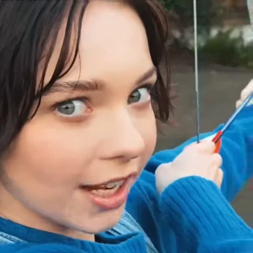 🤩 Стикер «Emma Myers Samsung» для Telegram