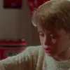 😨 Эмодзи «Один дома» для Telegram
