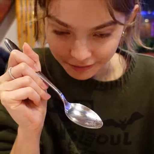 🤩 Стикер «Isabel Myers» для Telegram