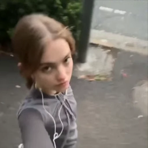 🤩 Стикер «Isabel Myers» для Telegram