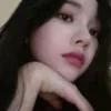 🤨 Эмодзи «Karina ー» для Telegram