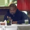 😐 Эмодзи «'Kanye West» для Telegram