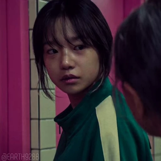 😑 Стикер «Kim Junhee» для Telegram