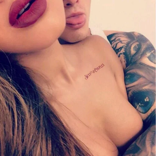 👄 Стикер «Kisses and Girls» для Telegram