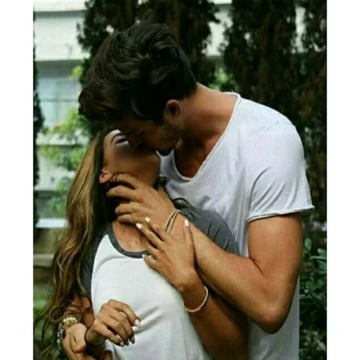 👄 Стикер «Kisses and Girls» для Telegram
