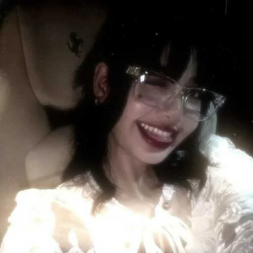 ❤ Стикер «Lalalisa» для Telegram