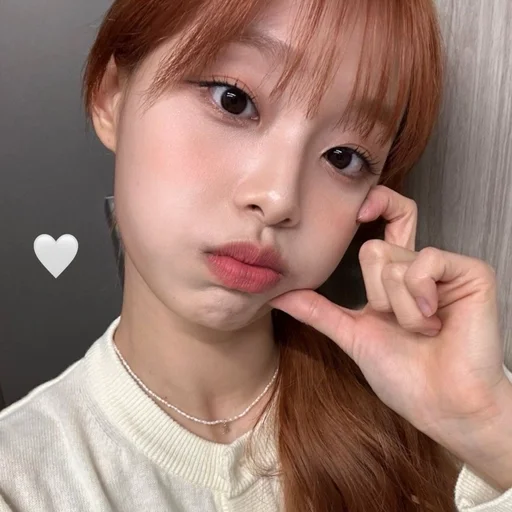 🤍 Стикер «Chuu» для Telegram