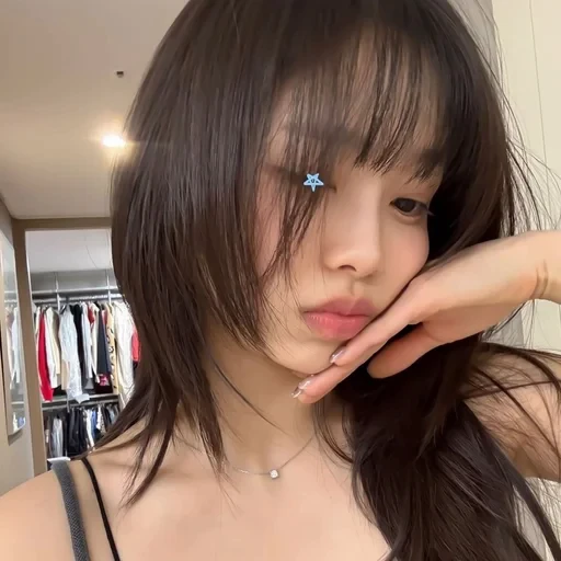 🤍 Стикер «Chuu» для Telegram