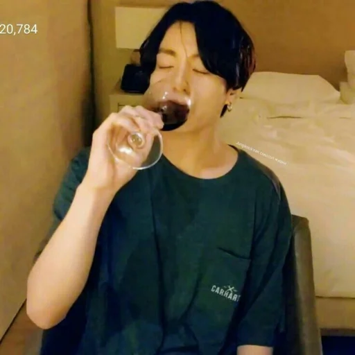🍷 Стикер «⊱ ˻ Кᴏᴩᴇёɜы ˺ ⊰» для Telegram
