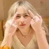 🤩 Эмодзи «Sabrina Carpenter Еще» для Telegram