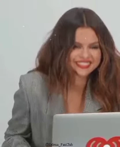 😂 Стикер «Selena Gomez» для Telegram