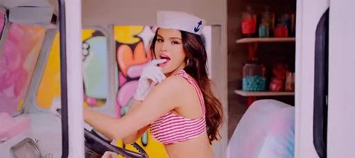 😍 Стикер «Selena Gomez» для Telegram