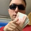 🤑 Эмодзи «Серёга Пират» для Telegram