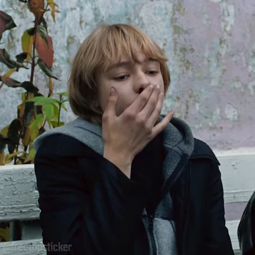 🤕 Стикер «Сестры» для Telegram