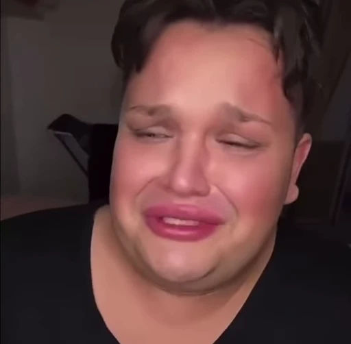 😭 Стикер «Синяк» для Telegram