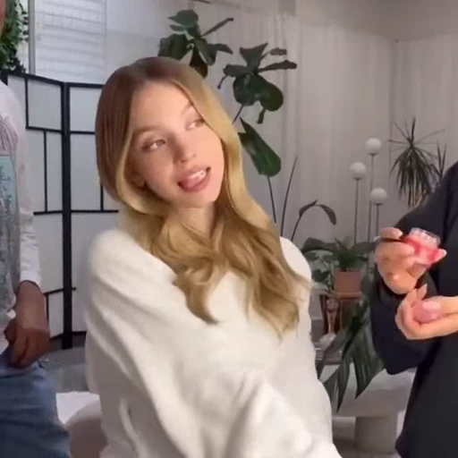🤩 Стикер «Sydney Sweeney» для Telegram
