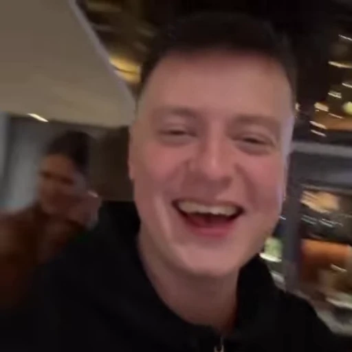 😄 Стикер «МОЙ КАНАЛ, ЖМИ» для Telegram
