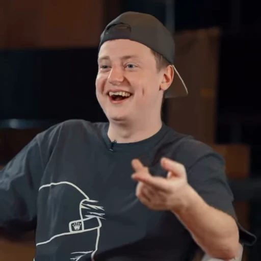 🤣 Стикер «МОЙ КАНАЛ, ЖМИ» для Telegram