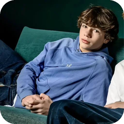 👍 Стикер «Young Hearts» для Telegram