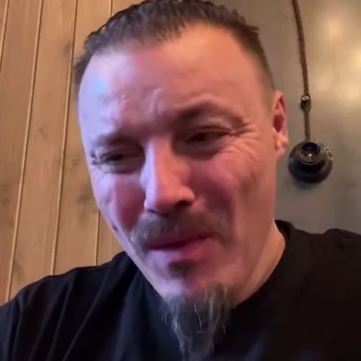 😔 Стикер «Don Simon» для Telegram