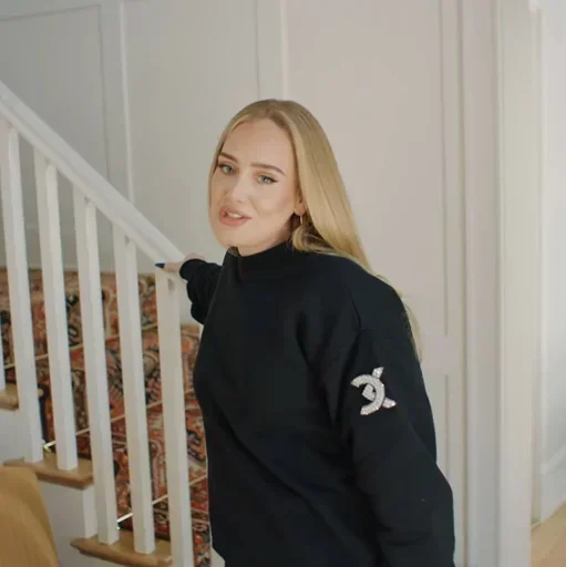 😐 Стикер «Adele» для Telegram