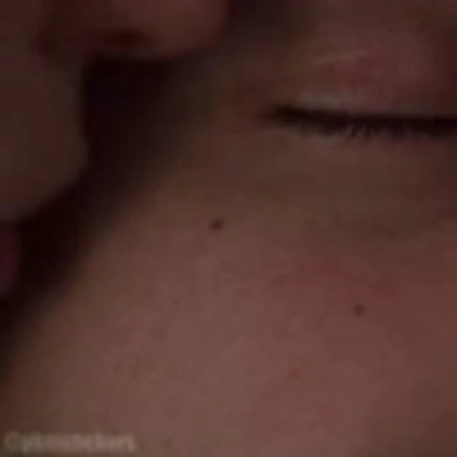 💋 Эмодзи «Adriana La Cerva» для Telegram