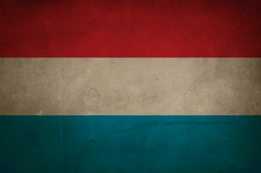 🇱🇺 Стикер «Aged World Flags» для Telegram