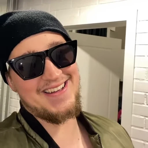 🥸 Стикер «Andyfy» для Telegram