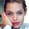 🤩 Эмодзи «Анджелина Джоли» для Telegram