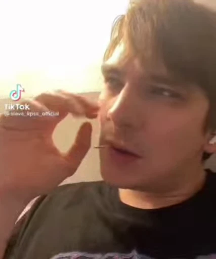 🤔 Стикер «Антихайп» для Telegram