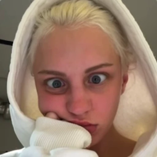 😝 Стикер «аня» для Telegram