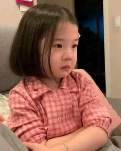 🦋 Стикер «Asian» для Telegram