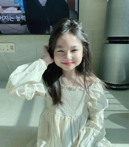 🦋 Стикер «Asian» для Telegram