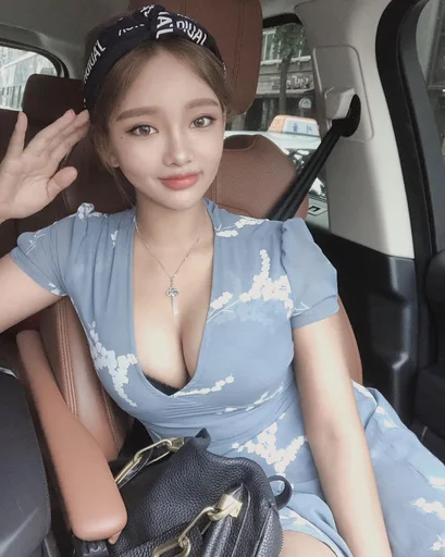 Стикерпак hot girl для Telegram — скачать