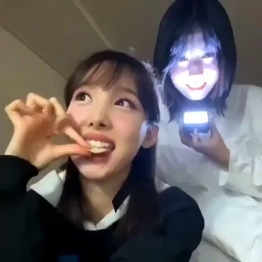 🤎 Стикер «nayeon» для Telegram