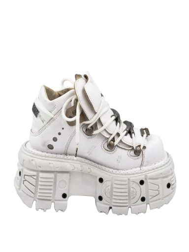 🚐 Стикер «shoes» для Telegram