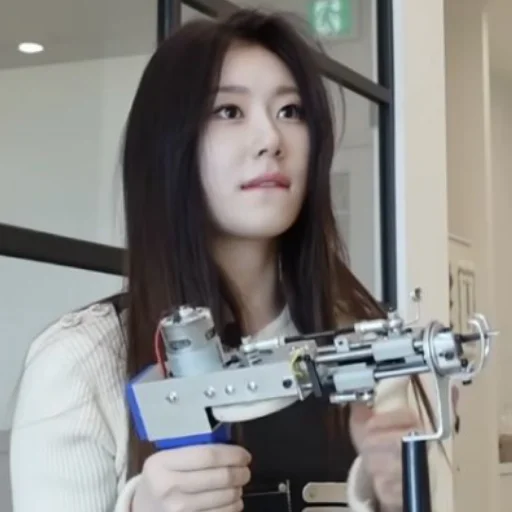 😕 Стикер «CHAERYEONG чхэрен» для Telegram
