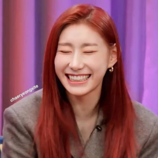 😆 Стикер «CHAERYEONG чхэрен» для Telegram