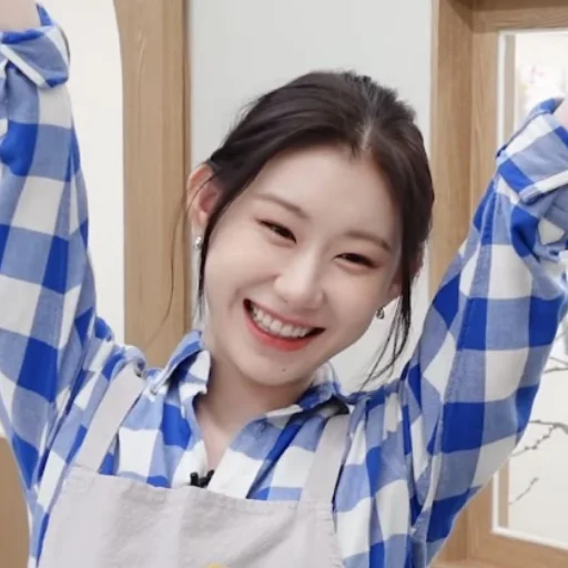 😄 Стикер «CHAERYEONG чхэрен» для Telegram