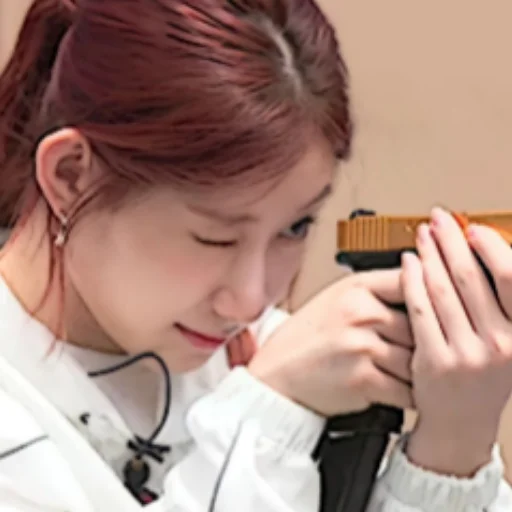 🔫 Стикер «CHAERYEONG чхэрен» для Telegram