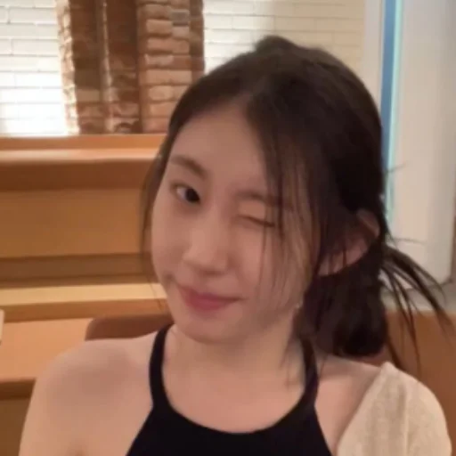 😉 Стикер «CHAERYEONG чхэрен» для Telegram