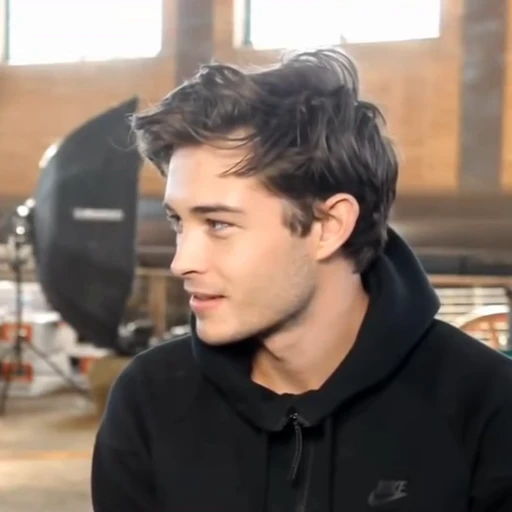 ➖ Стикер «Francisco Lachowski» для Telegram