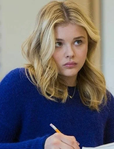 🤨 Стикер «chloe grace moretz» для Telegram