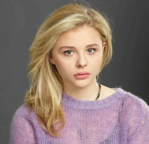 😗 Стикер «chloe grace moretz» для Telegram